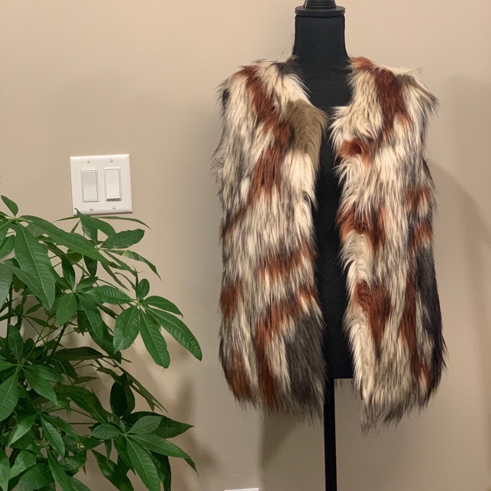 Bebe faux fur vest